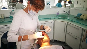 Diş Çürüklerine Dikkat! Hastalıklara Davetiye Çıkarıyor