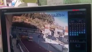 Elinin Pantolonunun İçine Sokan Sapık, 3 Çocuğu Yanında Olan Anneyi Taciz Etti