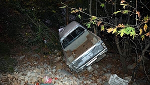 Kaza Yapan Kamyonette 5 Kişi Yaralandı