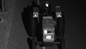 Tarktör Hırsızları Kameraya Yakalandı