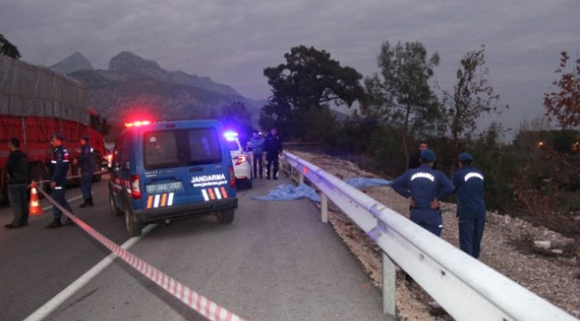 Antalya'da Motosikletli Gencin Feci Ölümü