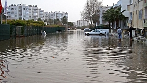 Antalya'da Okullara Fırtına Tatili