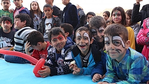 Kepez'de çocukların renkli günü