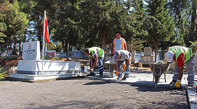 Şehit Mezarlarına Sahip Çıkılıyor