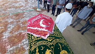 Devrilen Otomobil'den Yola Fırladı! Hayata Tutunamadı