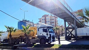 Kepez'de Hafriyat Kamyonunun Üstüne Elektrik Kablosu Düştü