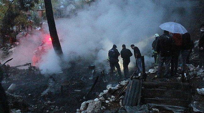 Antalya Kemer'de Çıkan Yangın Bastırıldı