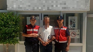 Antalya'da jandarma aranan hükümlüyü baba evinde yakaladı