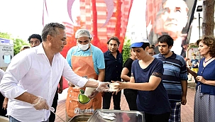 Engelsiz Kafe'de aşure günü