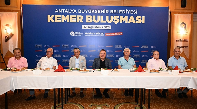 Başkan Böcek, Kemer'de Muhtarlar, STK'lar ve Turizmciler İle Bir Araya Geldi