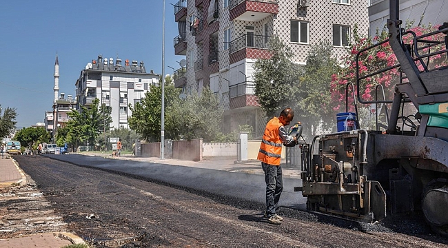Kepez Belediyesinden iki mahalleye yeni asfalt