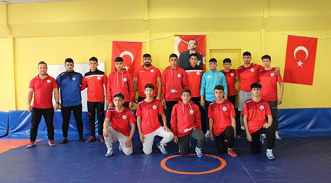 Antalya'da Ücretsiz Güreş Eğitimi: Geleceğin Şampiyonları Hazırlanıyor