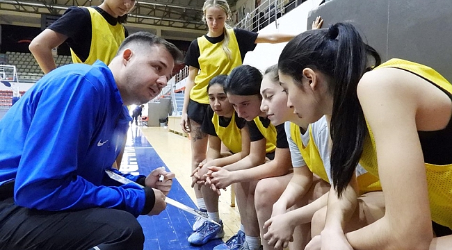 Kepez Belediyesi Kadın Basketbol Takımı: Anadolu Şampiyonası İçin Tatlı Rekabet