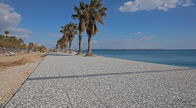 Antalya Konyaaltı Sahil Projesi'nde Yol ve Altyapı Çalışmaları Hızla İlerliyor