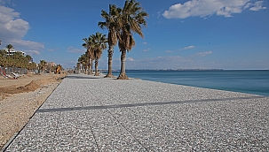 Antalya Konyaaltı Sahil Projesi'nde Yol ve Altyapı Çalışmaları Hızla İlerliyor