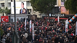 Hakan Tütüncü: 'Antalya'da 5 yıl boyunca çivilerin çakılmadığı dönemi kapatıyoruz.