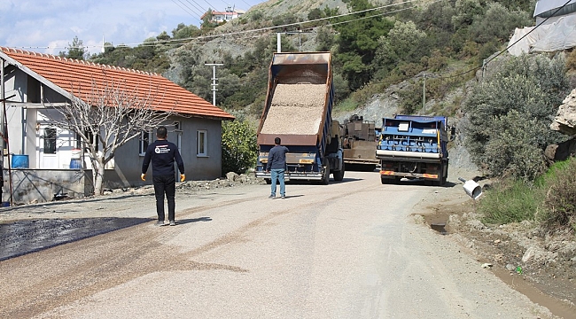 Antalya'da Heyelan Sonrası Yolda Asfalt Çalışması Başladı