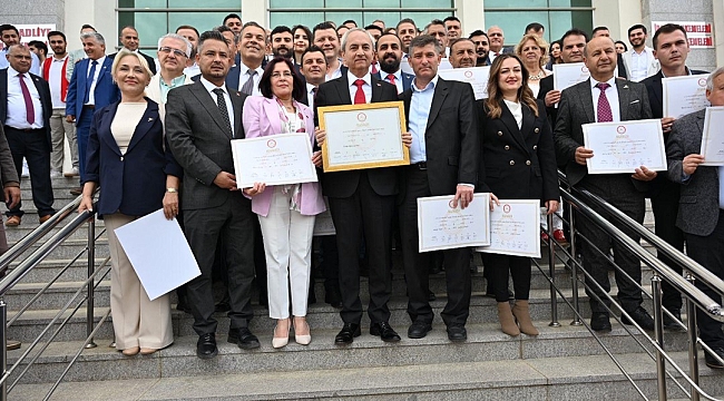 Mesut Kocagöz, Kepez Belediye Başkanı seçildi