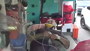 Antalya'da Servis ile Otomobil Çarpıştı: Yaralılar Var