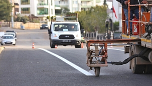 Kepez'de Yol Çizgileri Yenileniyor, Trafik Güvenliği Artıyor