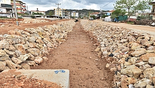 Kepez'de Sel Önlemleri Hız Kazandı: Drenaj Hattıyla Güvence Altında