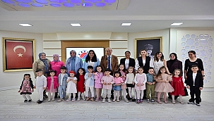 Kocagöz, Çocuklarla Bayramlaştı