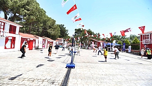 Anne-Çocuk Voleybol Festivali Kepez'de Coşkuyla Kutlandı