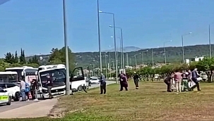 Antalya'da freni patlayan minibüs kazaya neden oldu