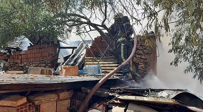 Antalya'da odunlukta yangın, faciadan dönüldü