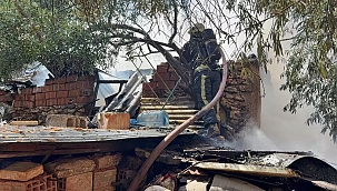 Antalya'da odunlukta yangın, faciadan dönüldü