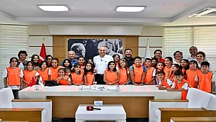 Kepezli Kız Çocukları Başkan Kocagöz'le Buluştu