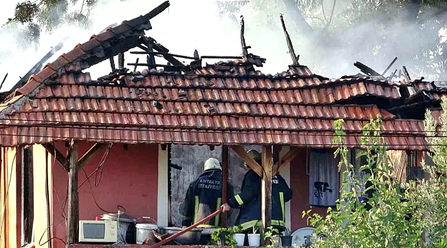 Antalya'da Yangın: Torunlarıyla Son Anda Kurtuldu