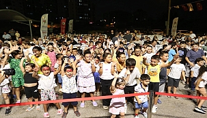 Duraliler'de müzik ve tiyatro dolu keyifli bir gece