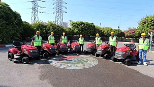 Kepez Belediyesi'nden yeşil alanlara 8 yeni traktör