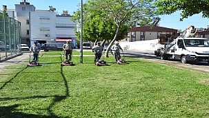 Kepez'de Yeşil Alanlara Yazlık Bakım Seferberliği
