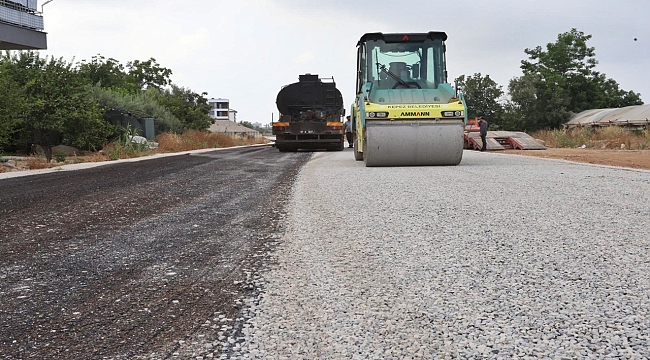 Kepez'de yollar yenileniyor, ulaşım konforu artıyor