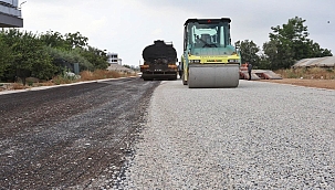 Kepez'de yollar yenileniyor, ulaşım konforu artıyor