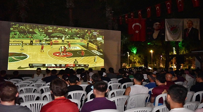 Dokumapark'ta coşku: 12 Dev Adam finale yükseldi