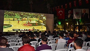 Dokumapark'ta coşku: 12 Dev Adam finale yükseldi