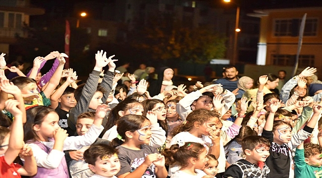 Karşıyaka ve Esentepe'de Sahne Kepez coşkusu
