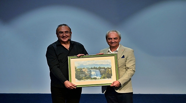 Sunay Akın, Kepez'de "Aslanlı Yol"u anlattı