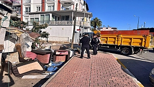 Kepez'de 2 Kamyon Çöp Temizliği Yapıldı