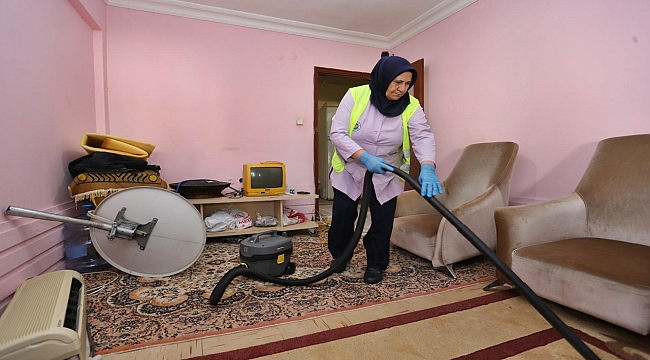 Kepez'in şefkat eli 80 yaşındaki Fatma teyzeye uzandı