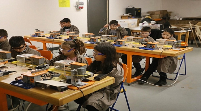 Kepez'de Çocuklar Bilimle Büyüyor