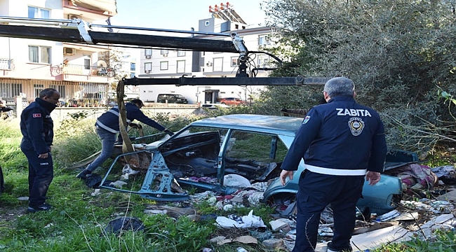 Kepez'de görüntü kirliliğine zabıta müdahalesi