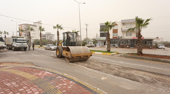 Kepez'de Yağmur Mesaisi: Yollar 7/24 Güvence Altında! 