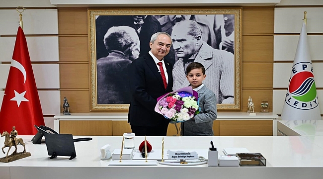 Kepez'de 23 Nisan'da koltuk 10 yaşındaki Ömer'in