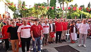 Dokumapark'ta dev ekran coşkusu: Binlerce kişi buluştu