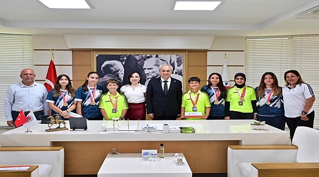 Kepez'in Bocce Şampiyonları Kocagöz'le Buluştu